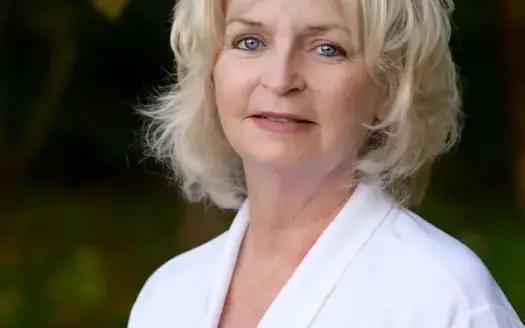 agent profile picture for Sylvia Underwood on country homes website