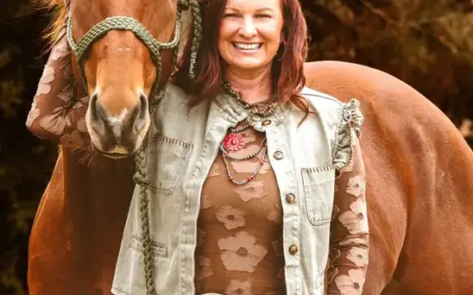 agent profile picture for Taylor Abernathy on country homes website