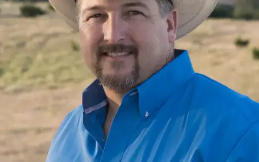agent profile picture for Trey Garrett on country homes website