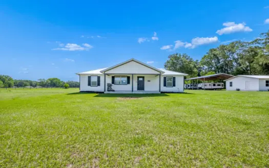 Beautiful 2022 Custom Home on 5 acres in High Springs