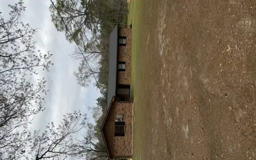 Beautiful 3/ 2.5 Country Home with bonus room & detached storage