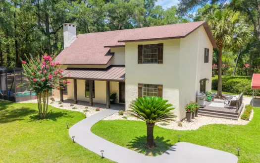 Beautiful Home on 5 Acres with Pool in Newberry, FL