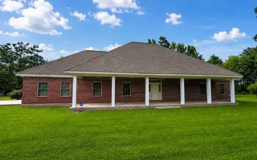 Brick Home For Sale In Booneville, MS 3 Bedroom, 3 full-Bath