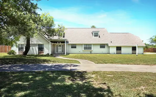 Calallen ISD Acreage Home with Pool & Guest Quarters