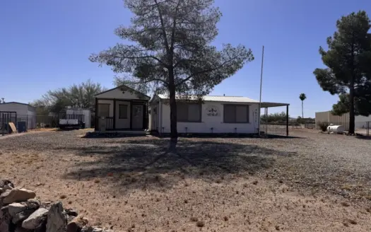 Charming 1 Bedroom, 1 Bathroom Home in a Serene Arizona Desert