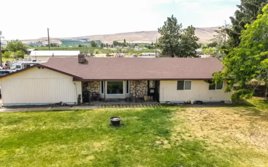 Country Living at Its Finest in Cowiche, Wa