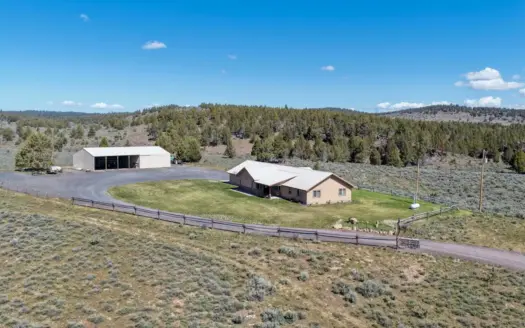 Eastern Oregon Willow Creek House