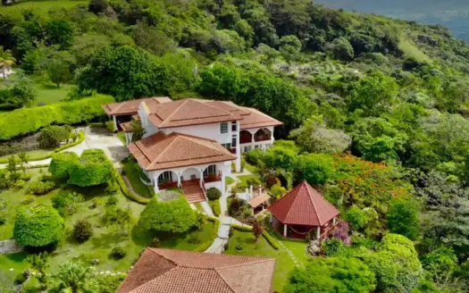 Elegant Mansion Retreat with Panoramic Views in Sorá