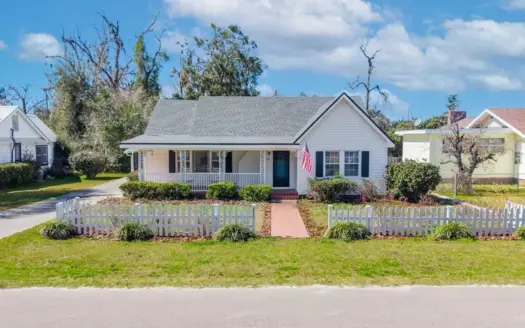 Heart of Trenton, FL – 2/2 Classic Charm with Modern Updates