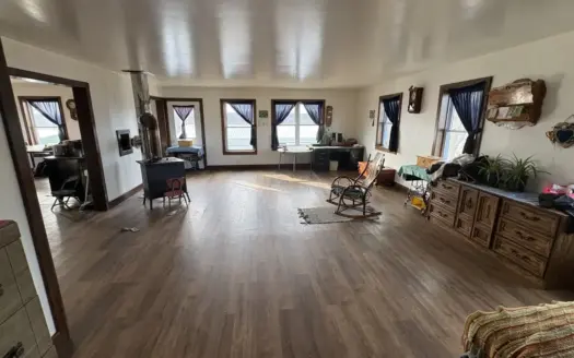 Large Country Home on 1.4 ac. m/l