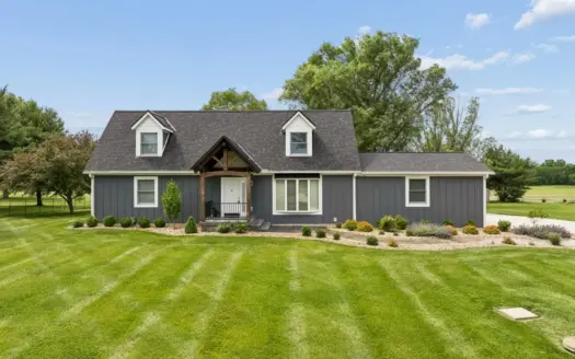 Luxury Country Estate with Shop for Sale in Big Walnut Schools