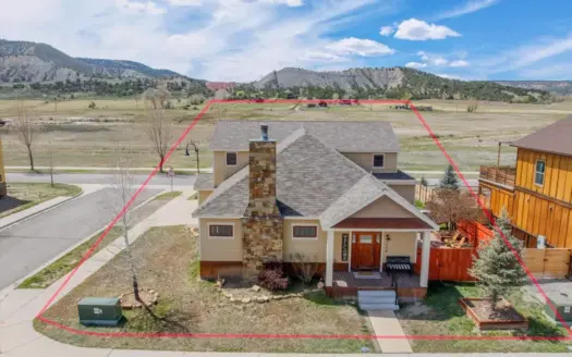Luxury Mountain Living: Custom Ridgway Home with San Juan Views