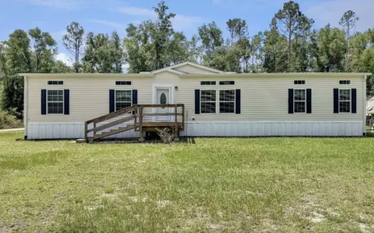 Manufactured Home Located In Live Oak, FL