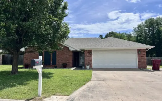 Move-In Ready 3BR/2BA in Turtle Creek with Shop