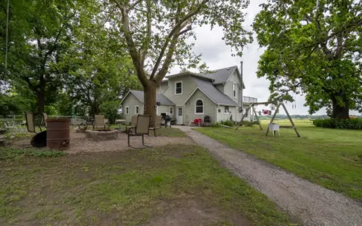 Multi Generational Living – 15+ Acres & Two Homes – Osborn Mo