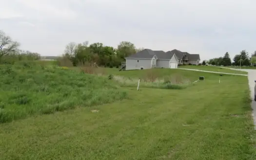 Premium 1-Acre Golf Course Community Lot in Missouri Valley, IA