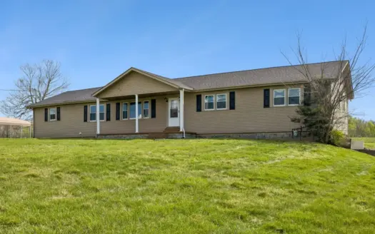 Remodeled Country Home with Full Basement for Sale in Middle, TN
