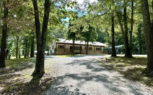 Simple and Solid Country Home convenient to Mountain View, AR