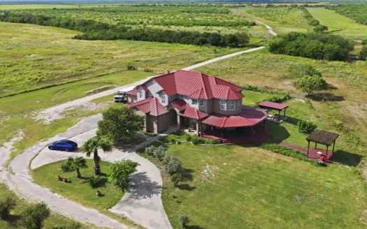 Turnkey South Texas Cattle & Hunting Ranch with Executive Home