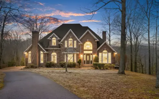 Updated Leiper’s Fork Retreat on 16 Acres | Franklin, TN
