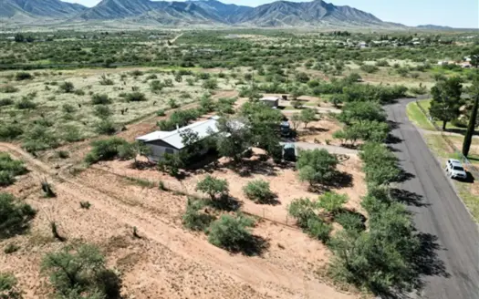 Home on 4+ acres with Guest House