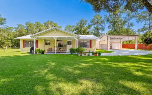 2 Bedroom Country Home on 3+ Acres in Old Town, FL