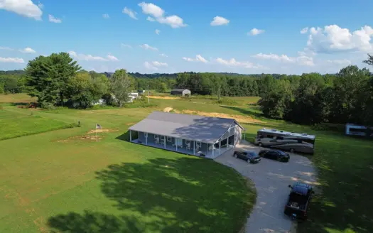 Spacious Country Home on 4.5+/- Acres – Yosemite, Ky.