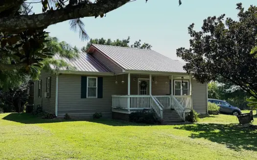 Charming Country Home – 2 Bedroom 2 Bath – Basement – Liberty, KY