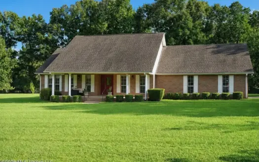 4 Bedroom Home in Deerfield Subdivision, Summit, MS