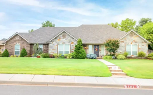 Home for Sale in Elk City OK with Pool | Fairway Estates