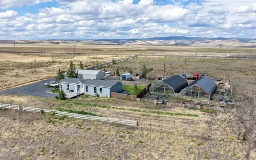 Eastern Oregon Greenhouse Acres Located Outside of Burns