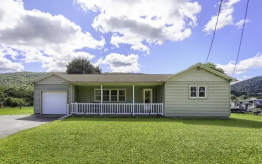 1647 Ridge Road, Klingerstown, PA 17941