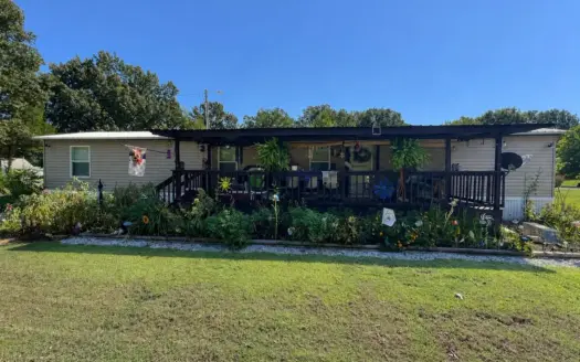 Spacious 3-Bedroom Home with Garage, Boat Access & More!