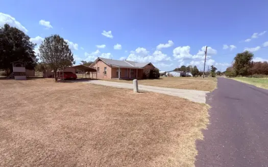 18± Acres 2BR-2BA, Barn, Pasture in Winnsboro Hopkins County TX