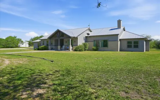 Luxury Meets the Country~10 acres Stunning Custom Home.