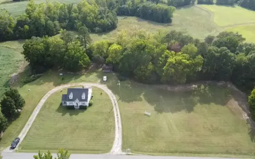 Cow Road Retreat: Classic Farmhouse on 2.96 Acres