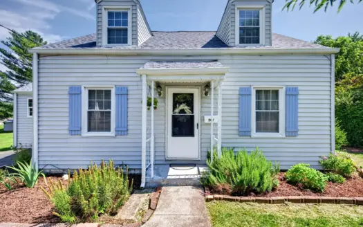 Charming Bungalow for Sale in Pearisburg