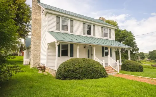 Farmhouse for Sale in Floyd VA