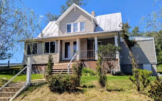 Farmhouse for Sale in Willis VA
