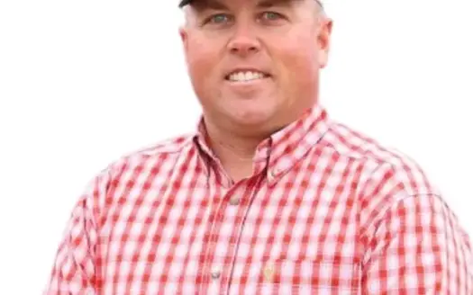 agent profile picture for Eric Bowers on country homes website