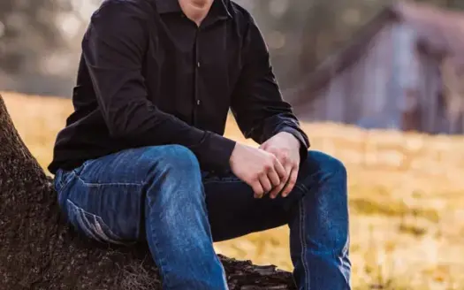 agent profile picture for Jaidon Lovett on country homes website