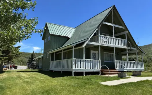 Mountain Home Year Round Access Great Hunting Location