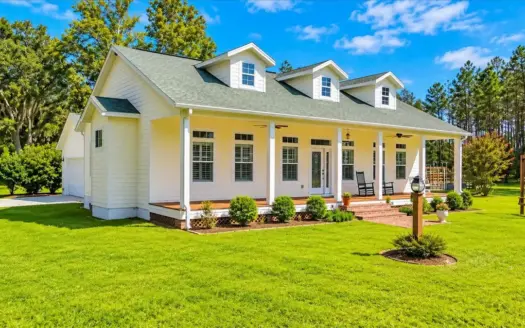 Exceptional Country Home On 20 Acres In Chiefland, Fl