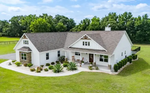 Beautiful Country Home in Trenton, FL with pool