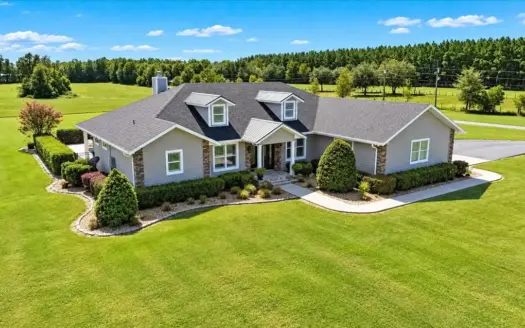 20 Acre Luxury Home With Heated Pool And Steel Barn In Trenton FL