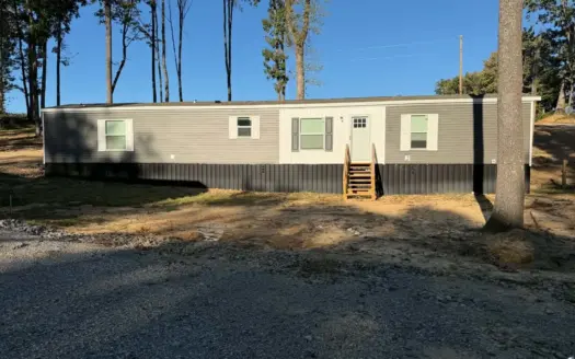 Country Home in Albany, Kentucky for sale