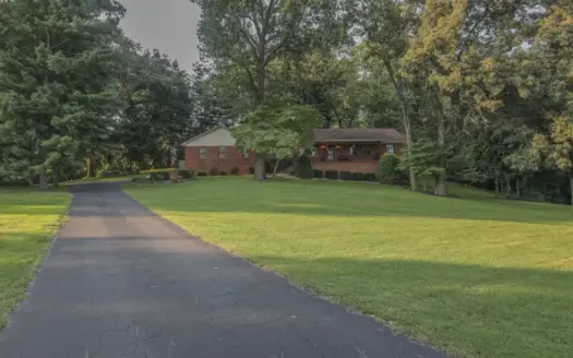 4 bedroom 3 bathroom country home for sale near Franklin, Ky.