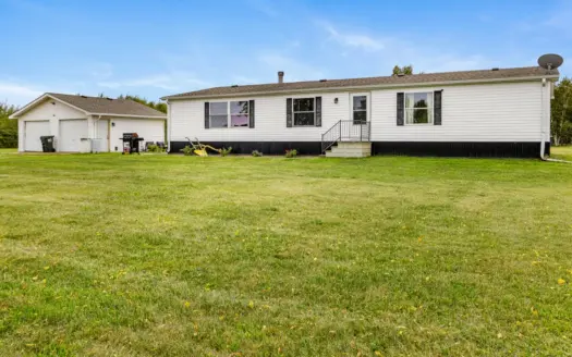 7 acre Hobby Farm Horse Property in Hinckley North of Twin Cities