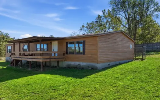 Country Home & Hobby Farm on 6.5 Acres, Willow Springs, MO