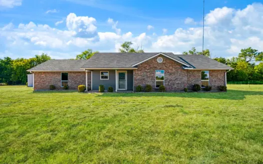 3-Bedroom Country Home on 5 Acres with Insulated Shop